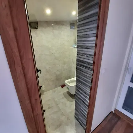 The Penthouse Апартамент