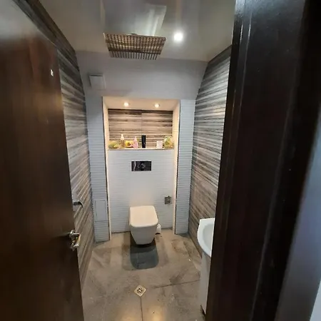 The Penthouse * וארנה